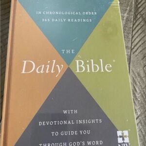 The Daily Bible with Devotional Insights brand NEW